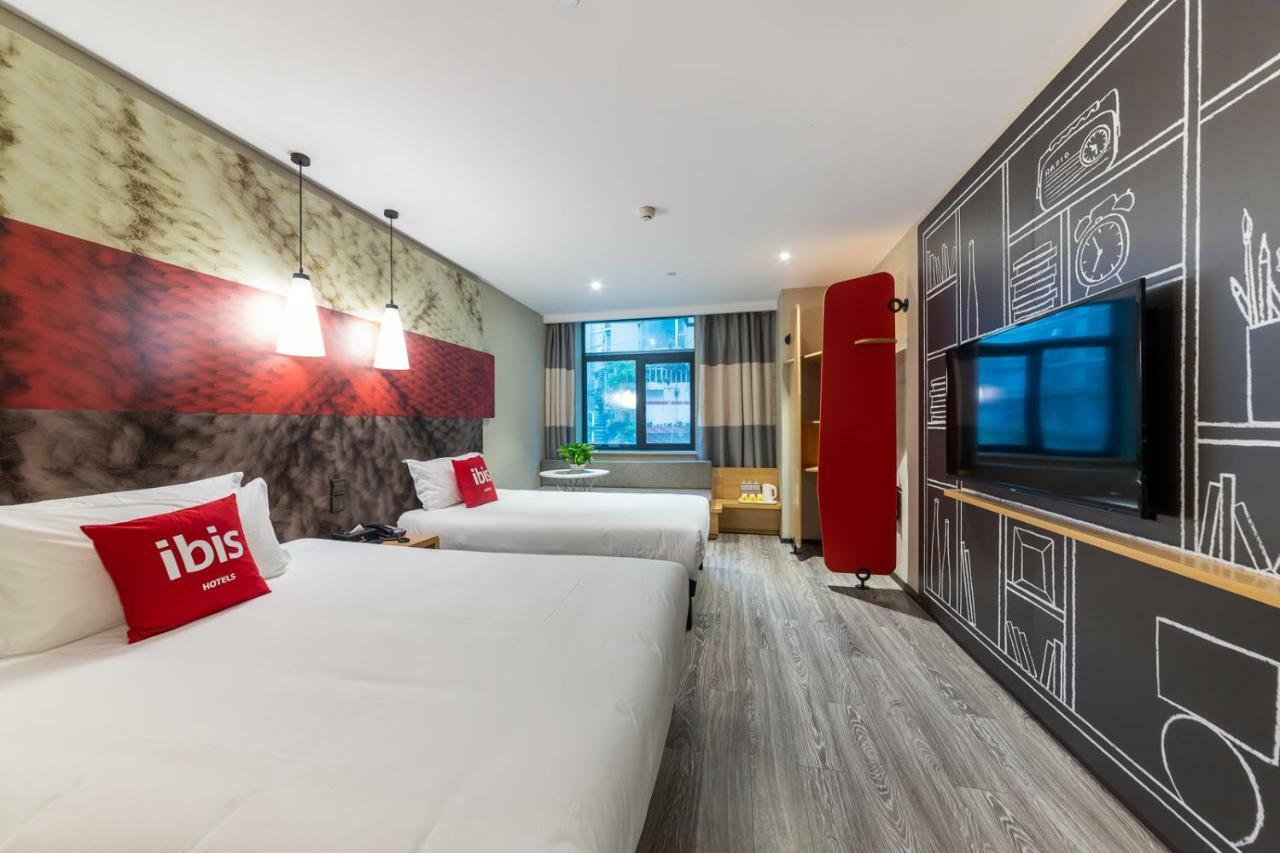 Ibis Chongqing Jiefangbei Pedestrian Street Hotel Exterior photo