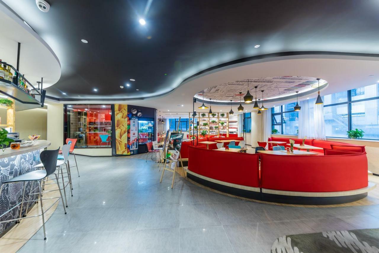Ibis Chongqing Jiefangbei Pedestrian Street Hotel Exterior photo