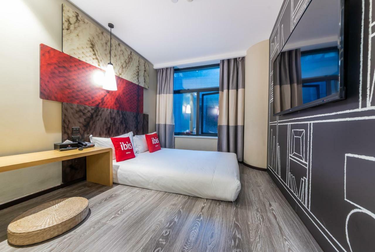 Ibis Chongqing Jiefangbei Pedestrian Street Hotel Exterior photo